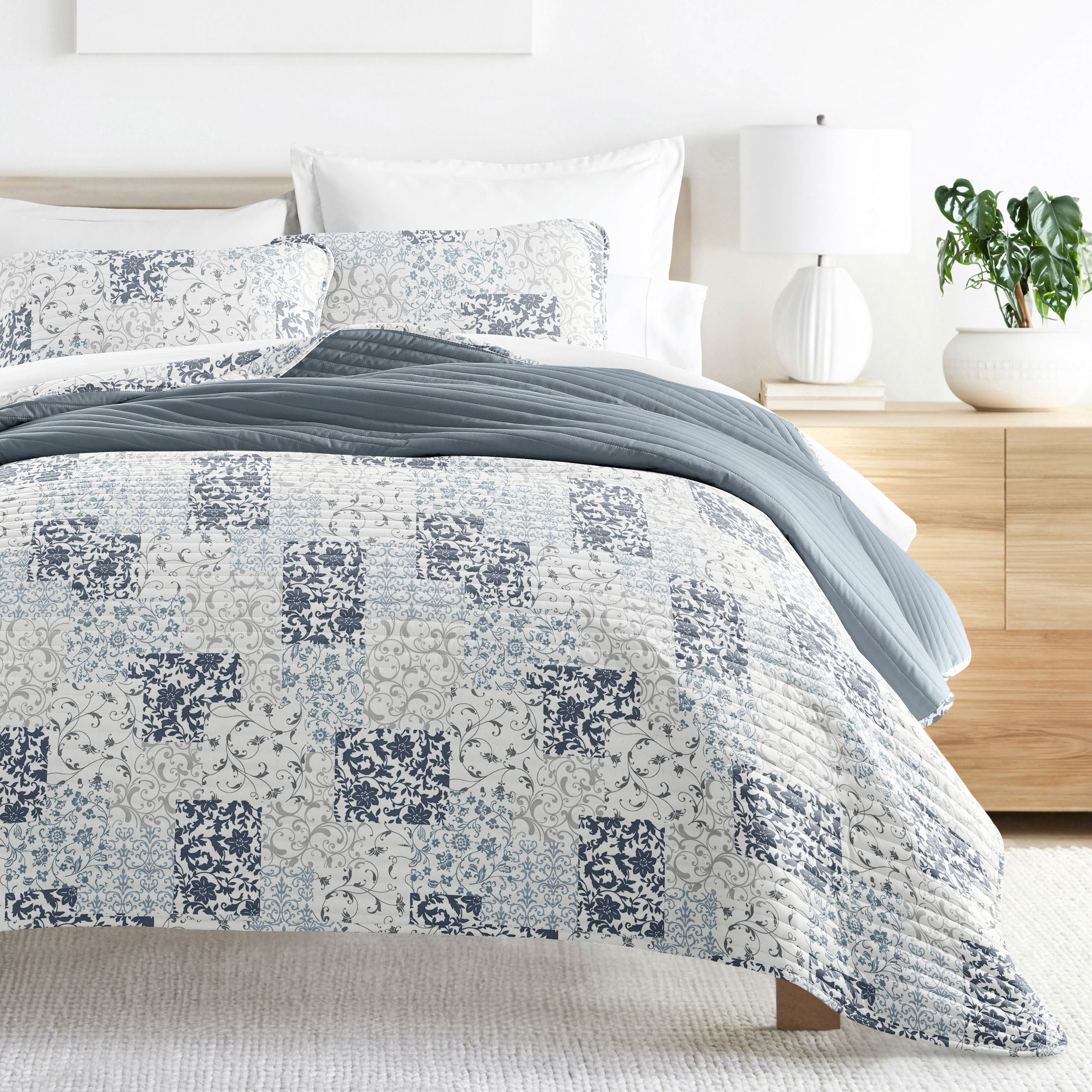 Dusk Blue Full Reversible Microfiber Quilt Set