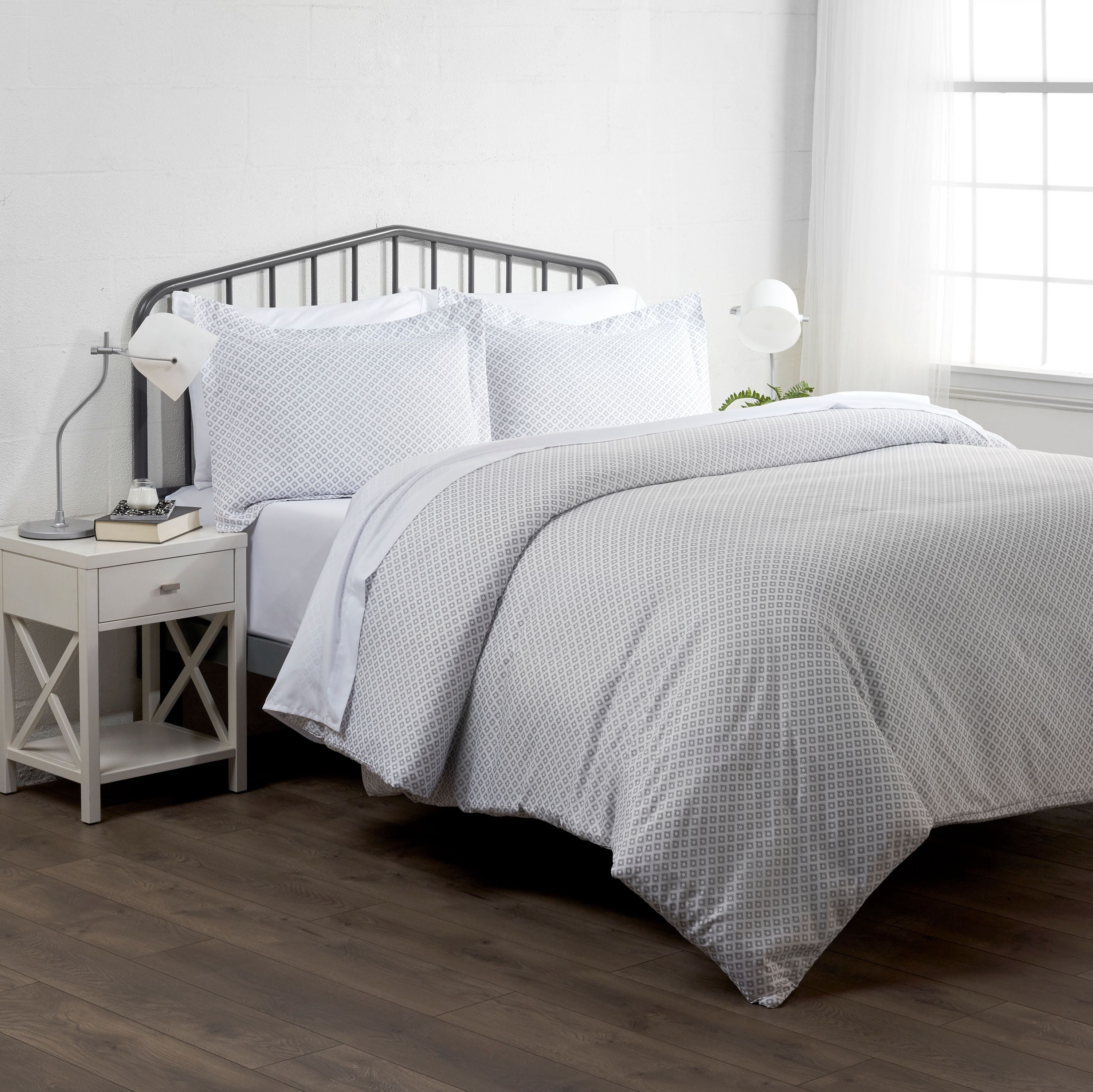 Noble Linens Gray Polaris Pattern 3-Piece Duvet Cover Set, Full/Queen