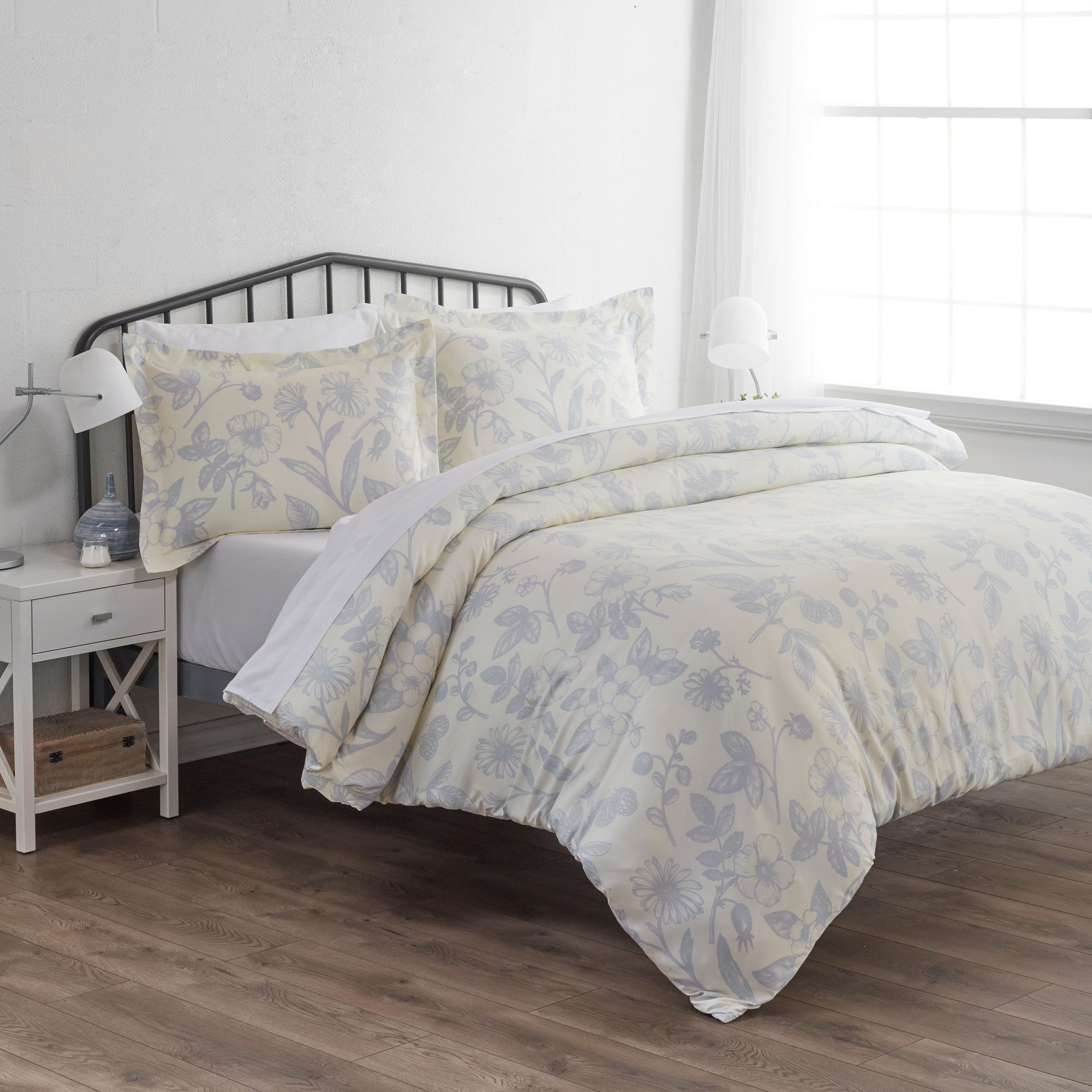 Noble Linens Light Blue Garden Pattern 2-Piece Duvet Cover Set, Twin/TwinXL