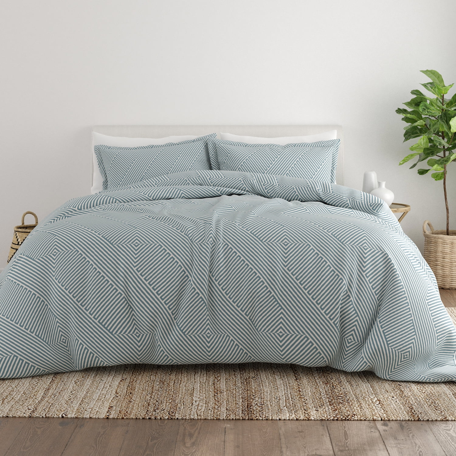 Light Blue Modern Diagonal Pattern Full/Queen Duvet Cover Set