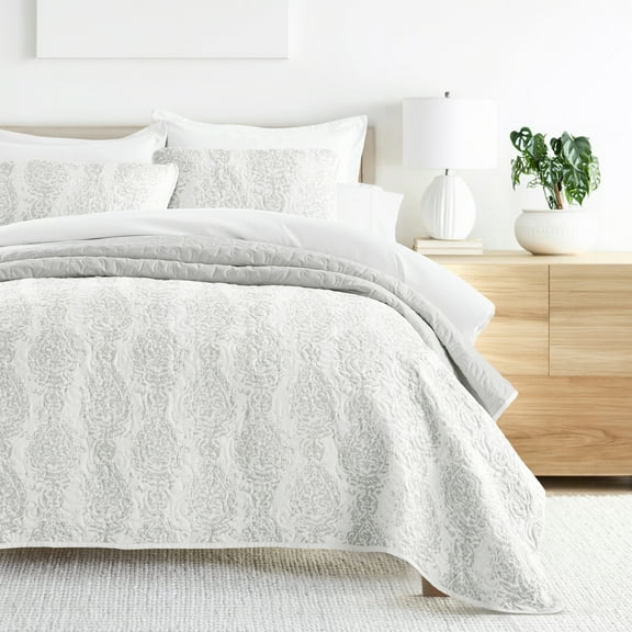 Noble Linens Light Gray 3 Piece Distressed Damask Reversible Print Quilt Set, Queen / Full