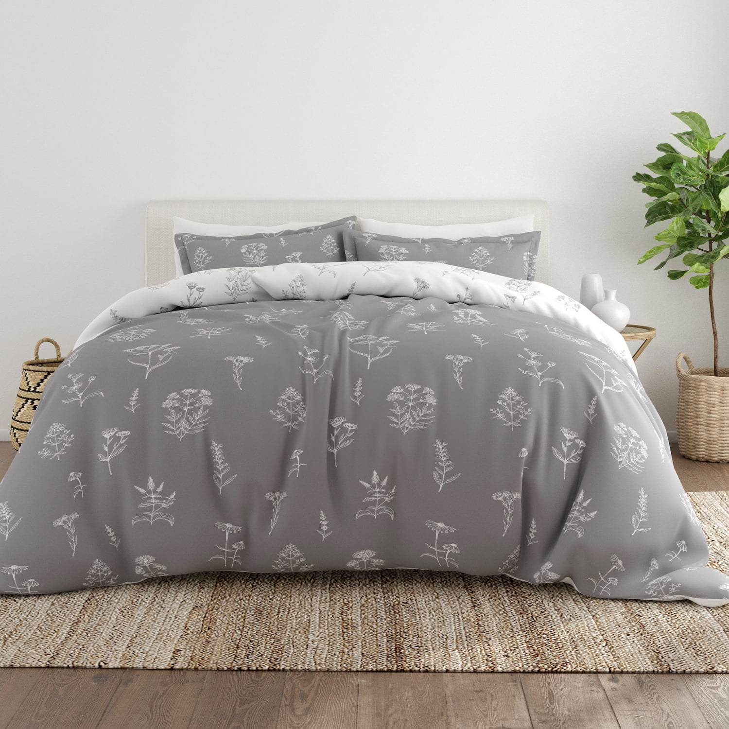 Light Gray Floral Microfiber Full/Queen Duvet Cover Set