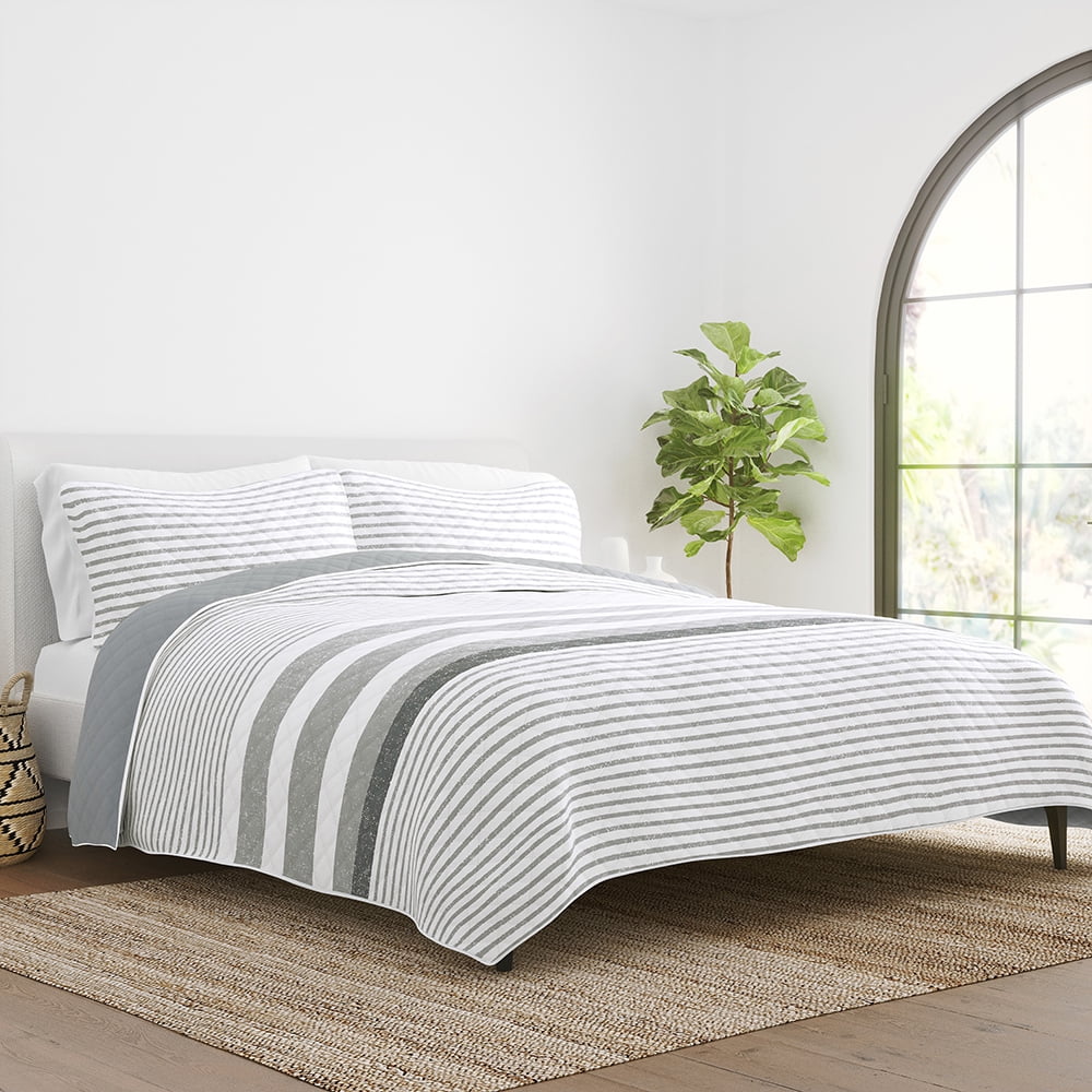Light Gray Twin Reversible Microfiber Quilt Set with Stripes