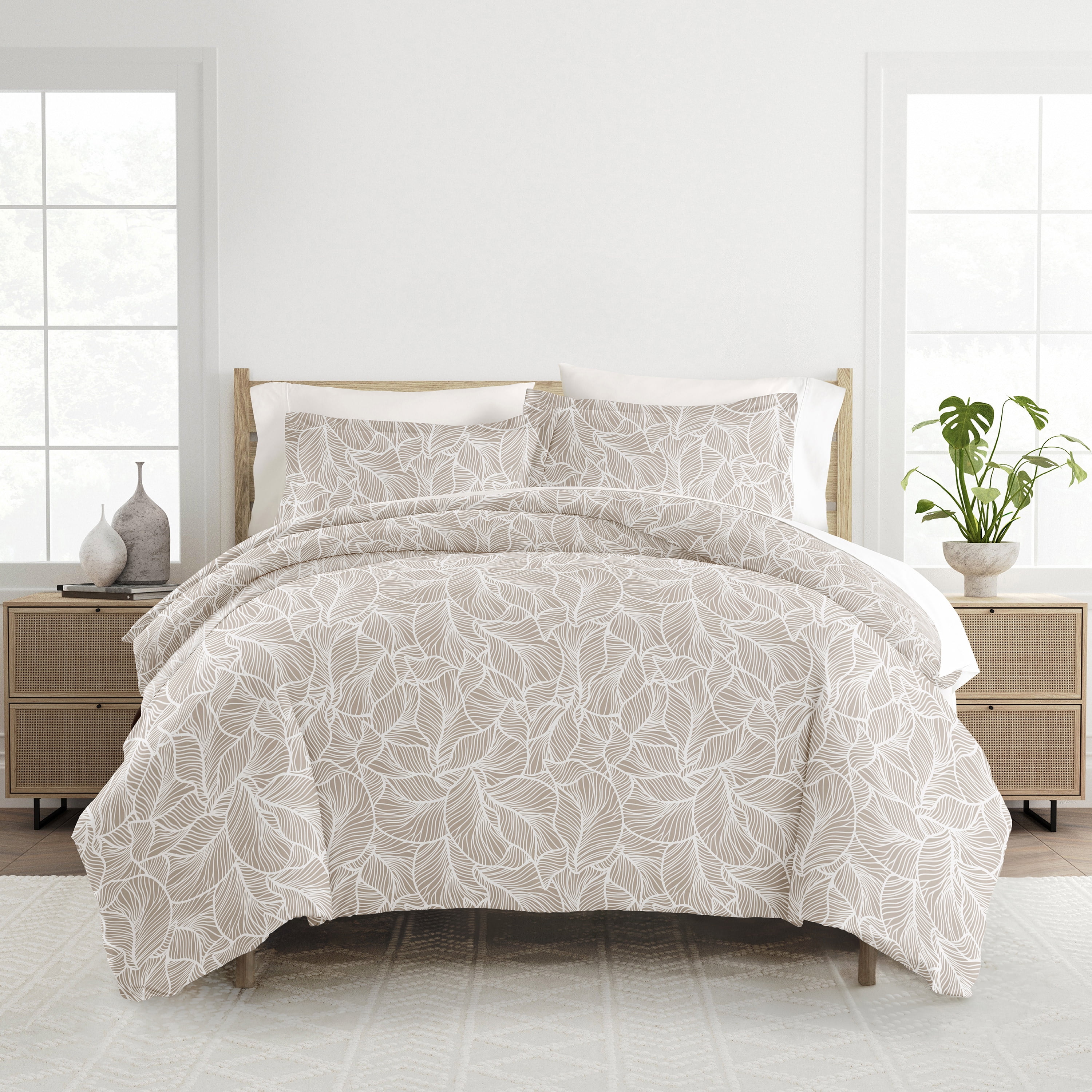 Noble Linens Linear Leaves Taupe 3-Piece Patterened Duvet Cover Set, King