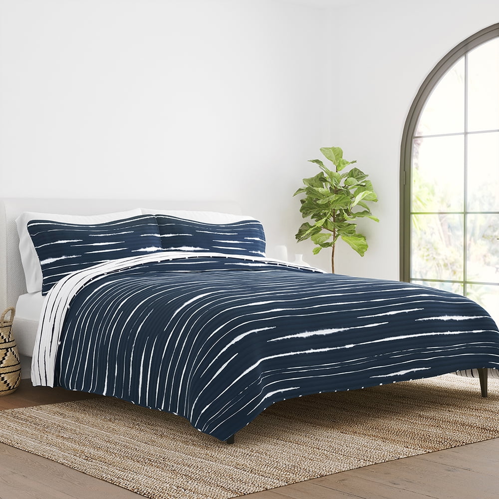 Navy and White Reversible Microfiber Full Quilt Set