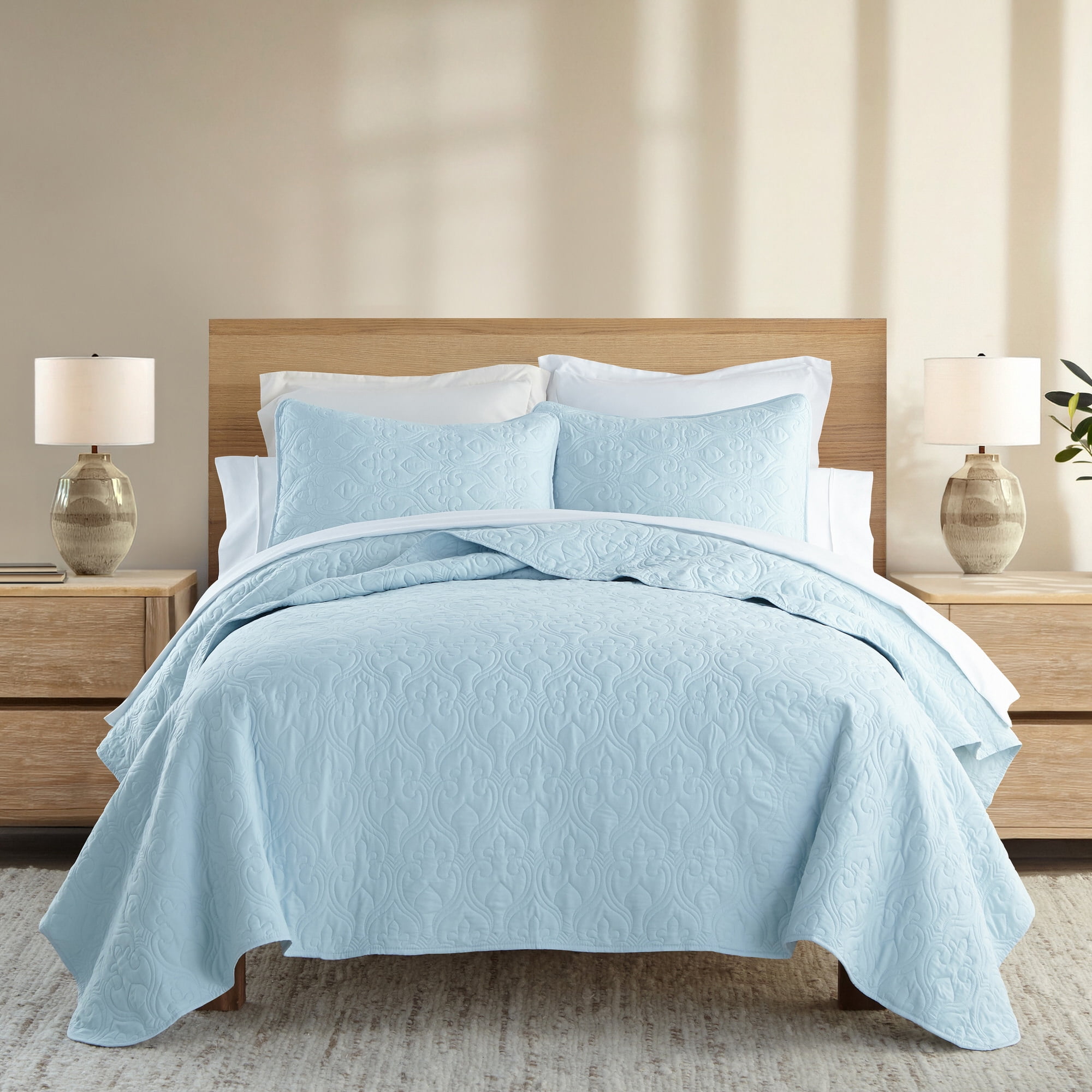 Noble Linens Pale Blue Damask Pattern Quilted Coverlet Set, King / CalKing