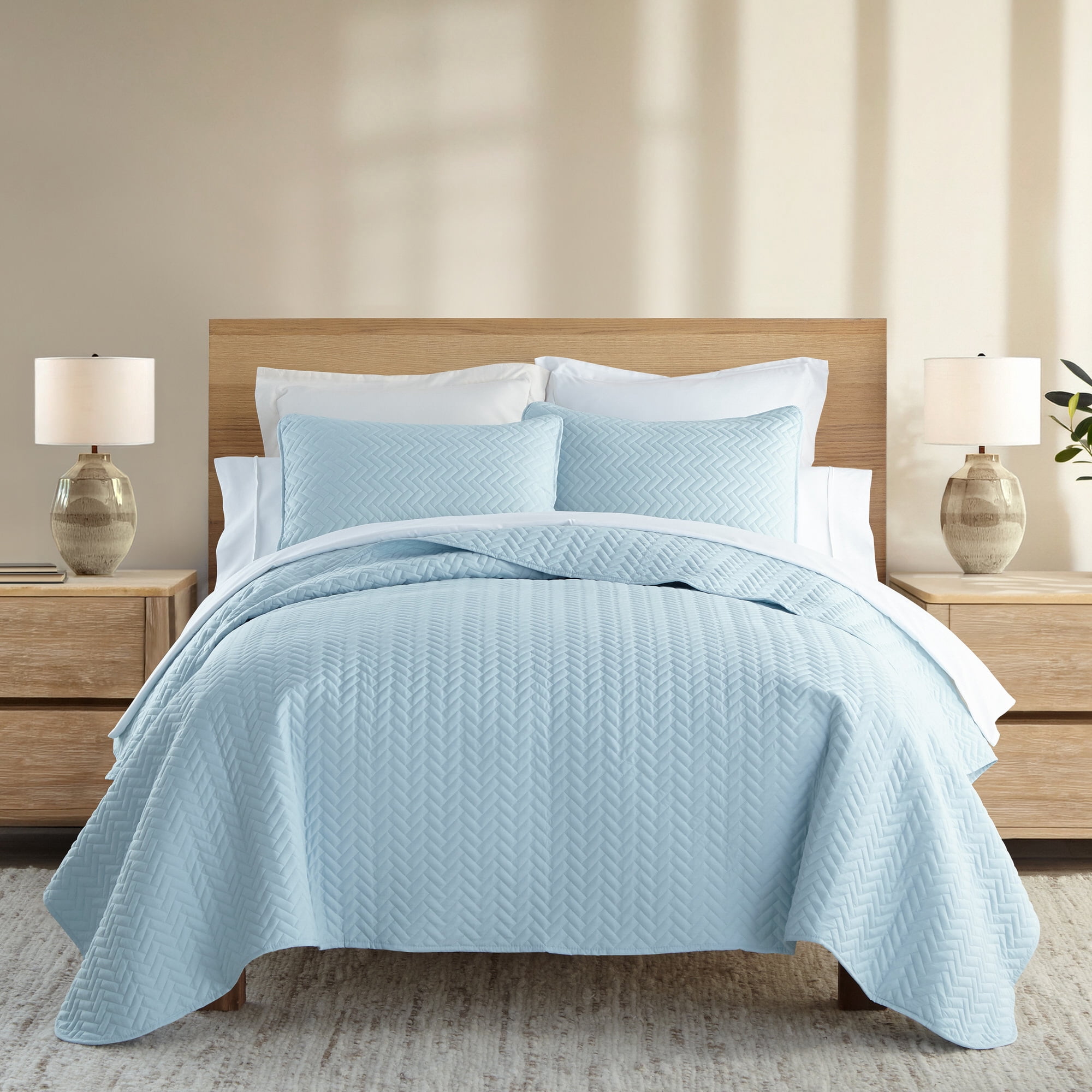 Noble Linens Pale Blue Herring Pattern Quilted Coverlet, Full/Queen