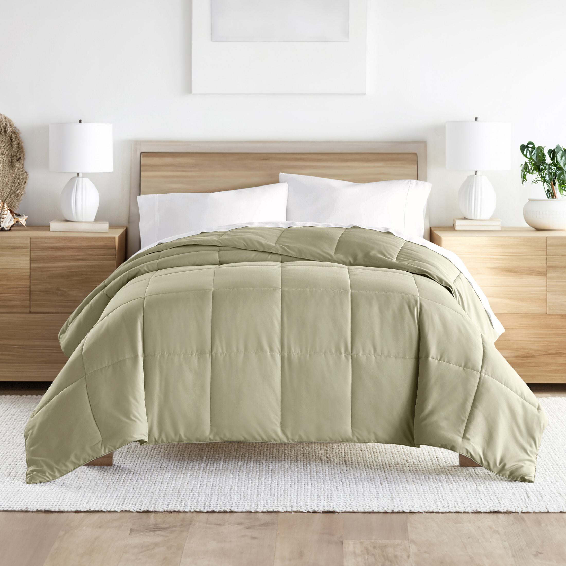 Noble Linens Sage All Season Lightweight Down-Alternative Solid Comforter, Full/Queen