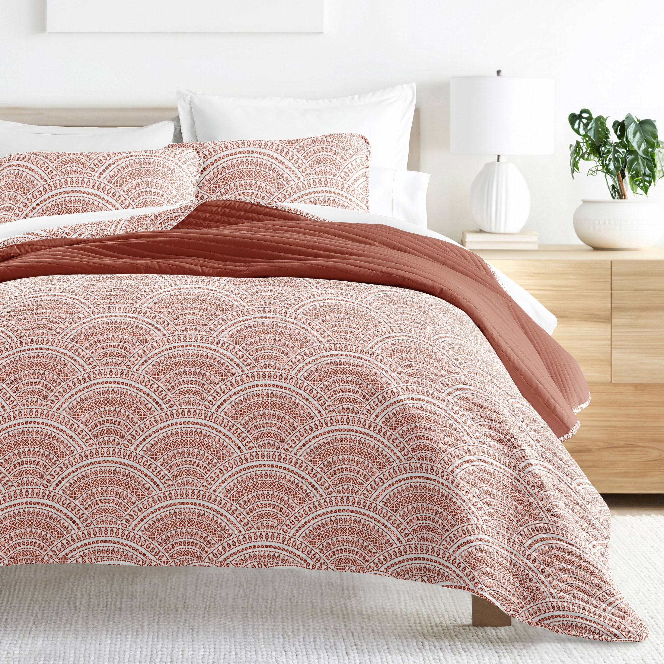 Noble Linens Terracotta 3 Piece Scallop Reversible Microfiber Quilt Set, Twin / Twin XL