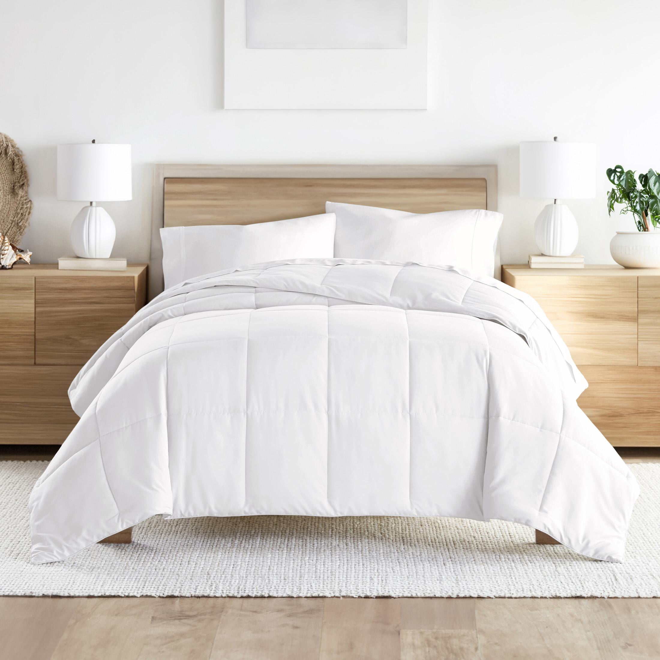 Noble Linens White All Season Lightweight Down-Alternative Solid Comforter, King/Cal King