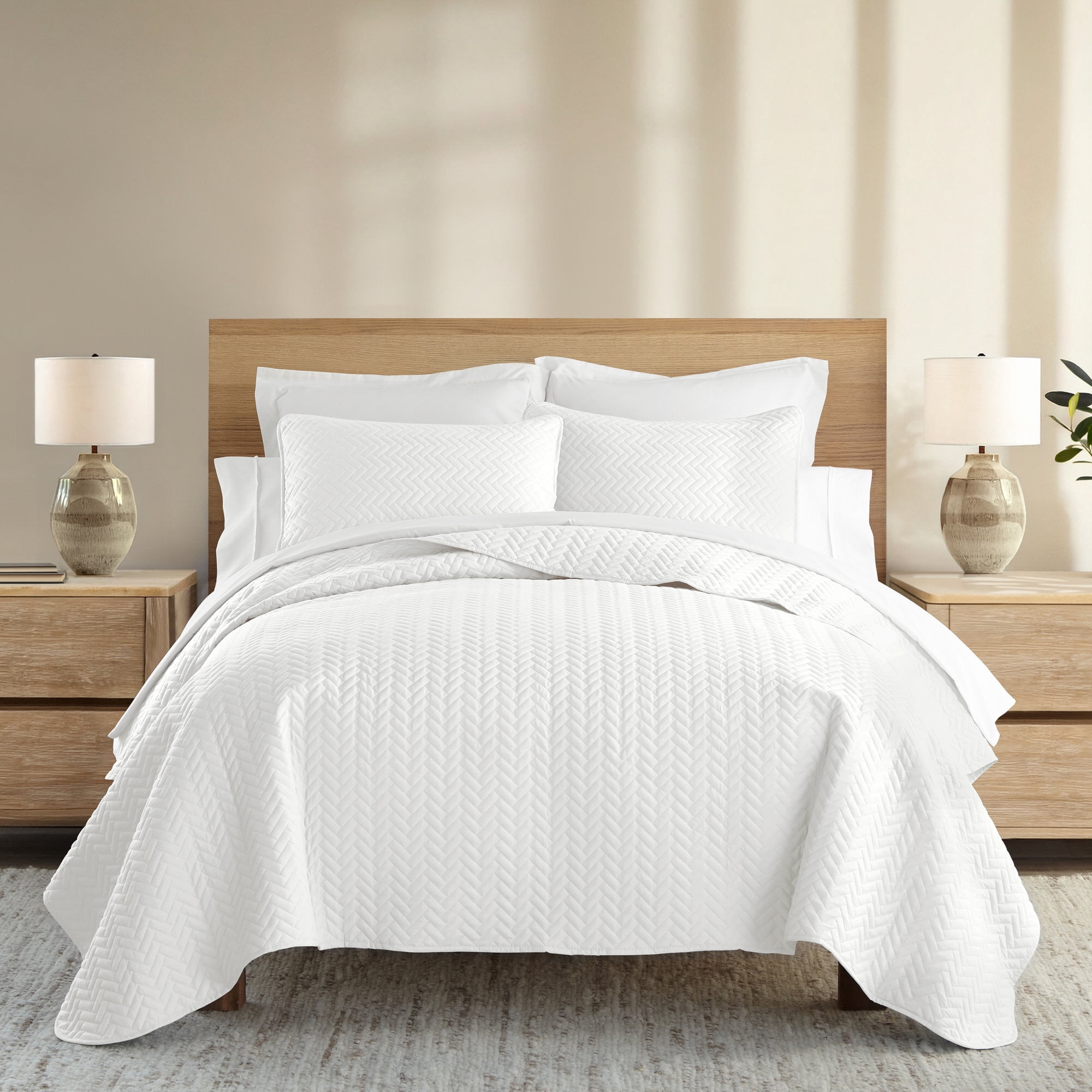 Noble Linens White Herring Pattern Quilted Coverlet, Twin / Twin XL