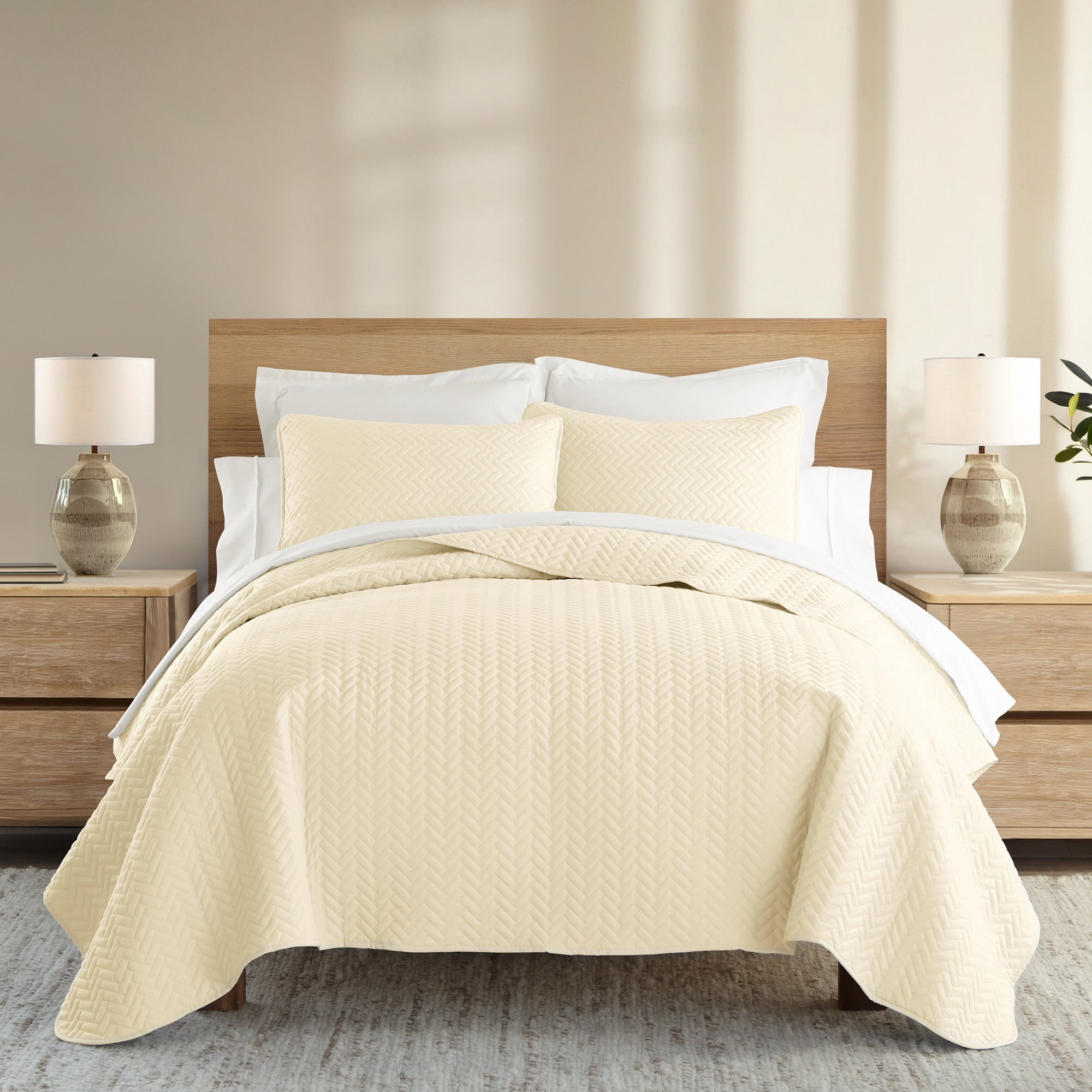 Noble Linens Yellow Herring Pattern Quilted Coverlet, King / CalKing