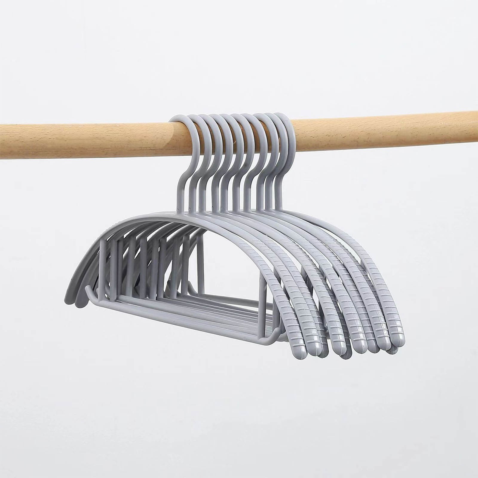 Non-Slip Plastic Hangers, Space-Saving Coat Hangers, Heavy Duty, 10 ...