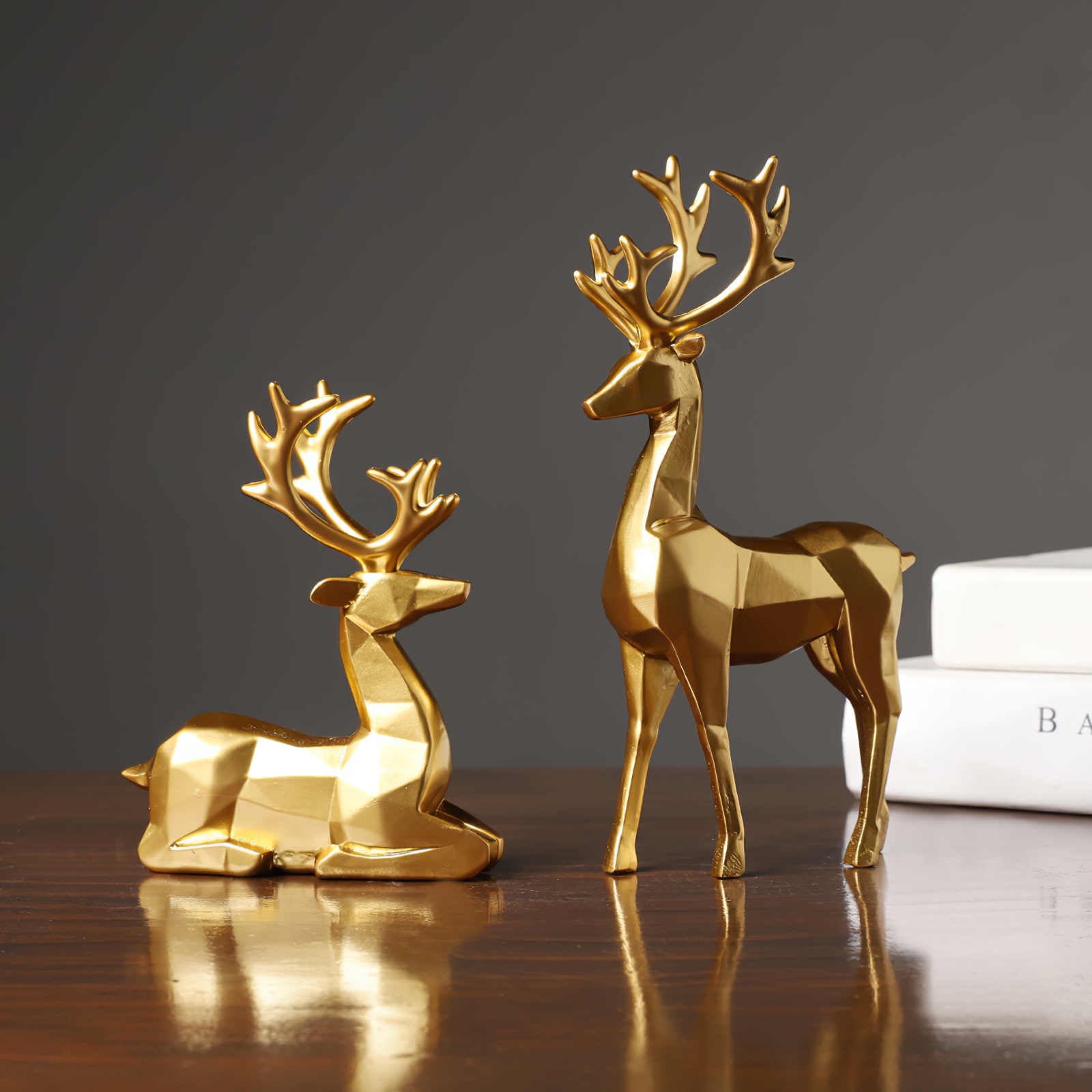  Christmas Reindeer Figurines, 2pcs Nordic Style Origami Elk  Resin Sitting Standing Deer Statues for Ornaments Living Room TV / Wine  Cabinet Gifts Home Office Décor (White), Cny220514 : Home & Kitchen