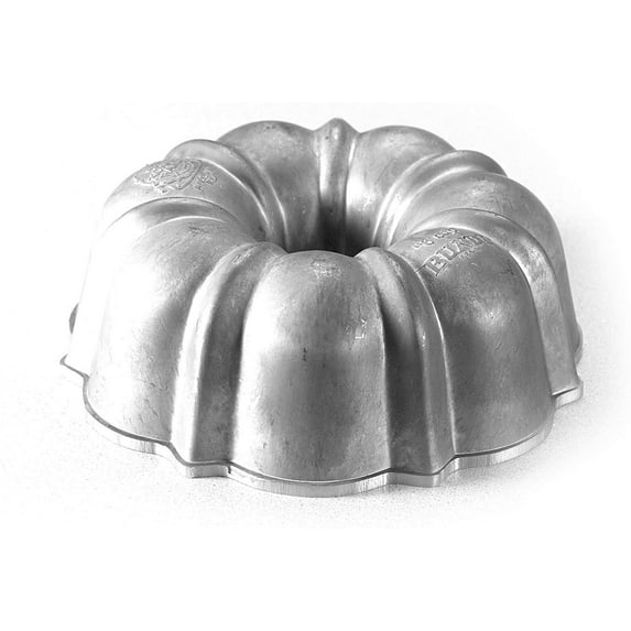 Nordic Ware 51202 Cast Aluminum 6-Cup Bundt Pan