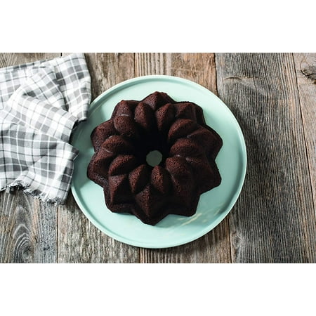 Nordic Ware 53137 Vintage Star Bundt Cake Pan, quotL x 9.67"W x 3.9&Quoth, Silver