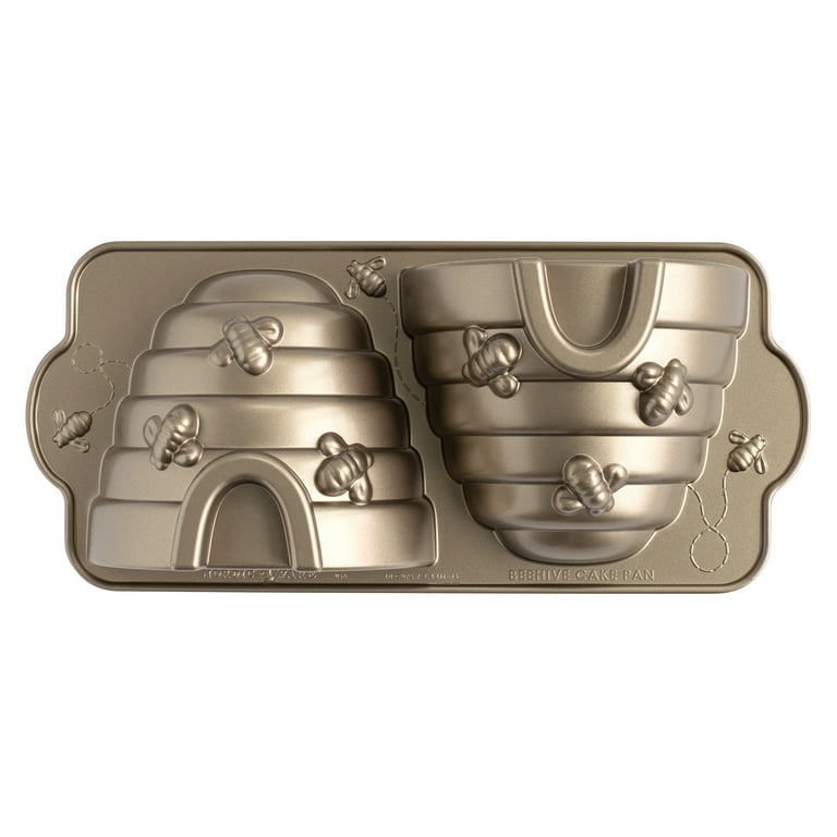 Bee cake pan top