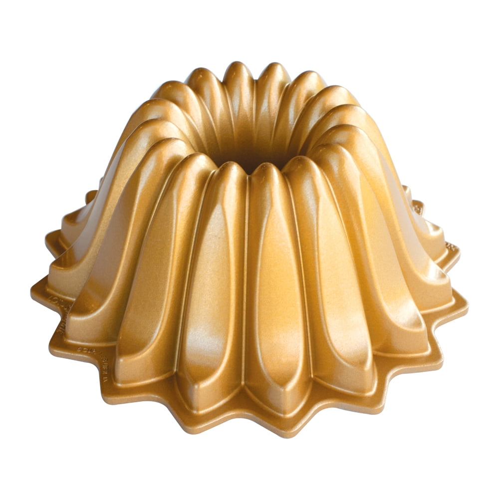 This Nordic Ware Bundt Pan And Keeper Set Is Just $25