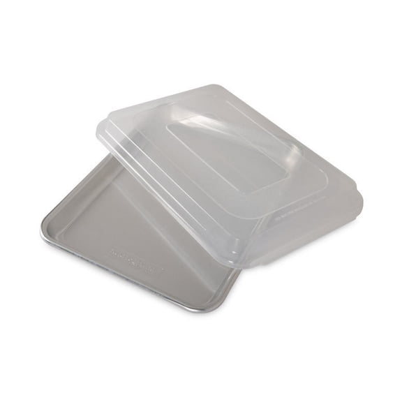 Nordic Ware Naturals® Baker's Quarter Sheet Pan with Lid