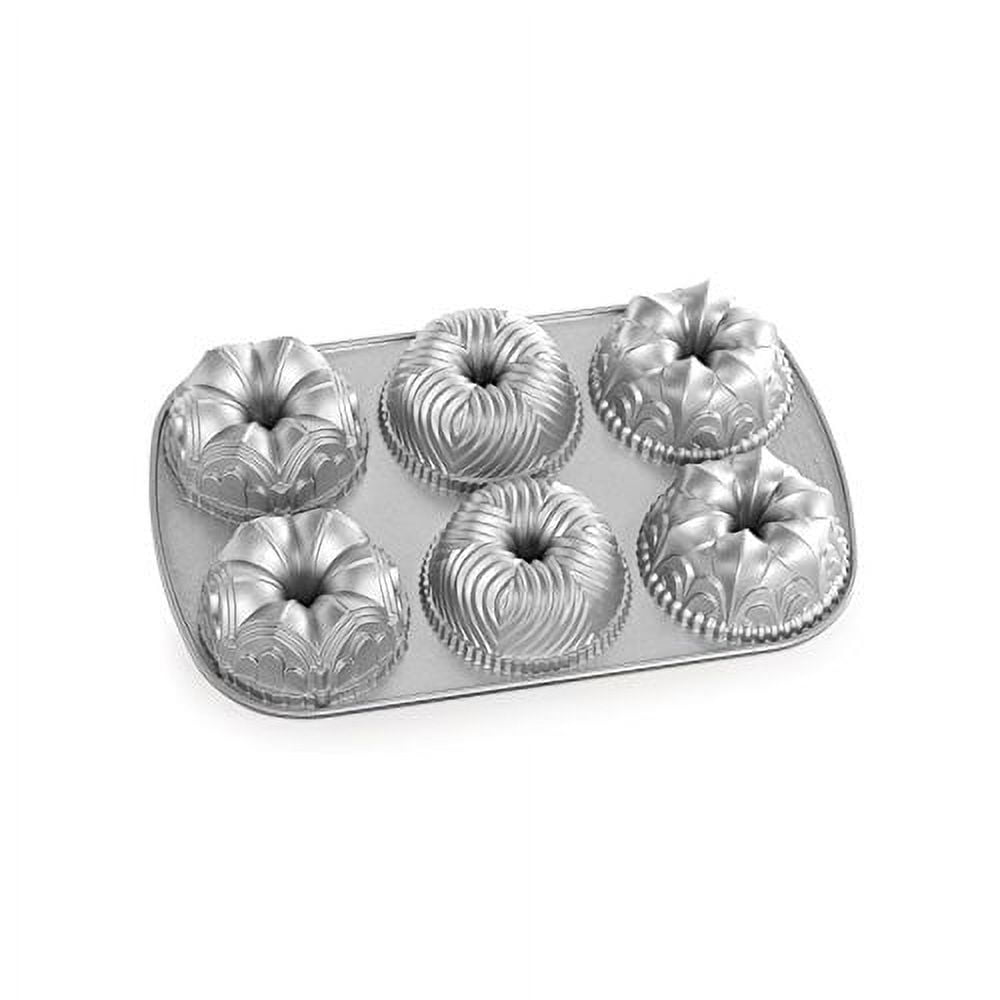 Nordic Ware Platinum Collection Garland Bundt Pan
