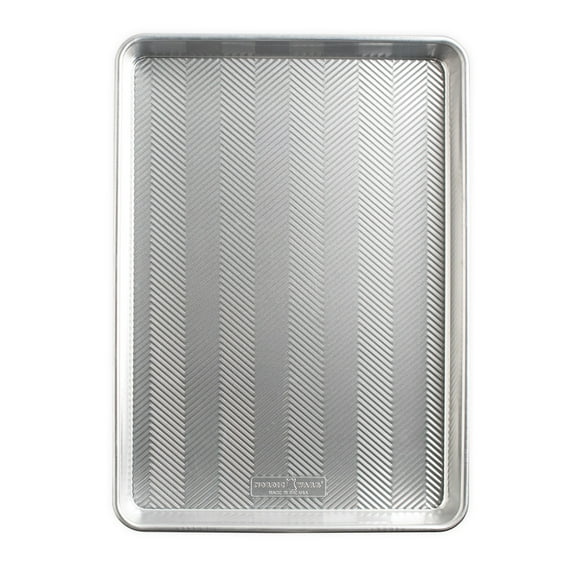 Nordic Ware Prism Big Batch Pan