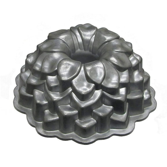 Nordicware Commercial Blossom Bundt Pan