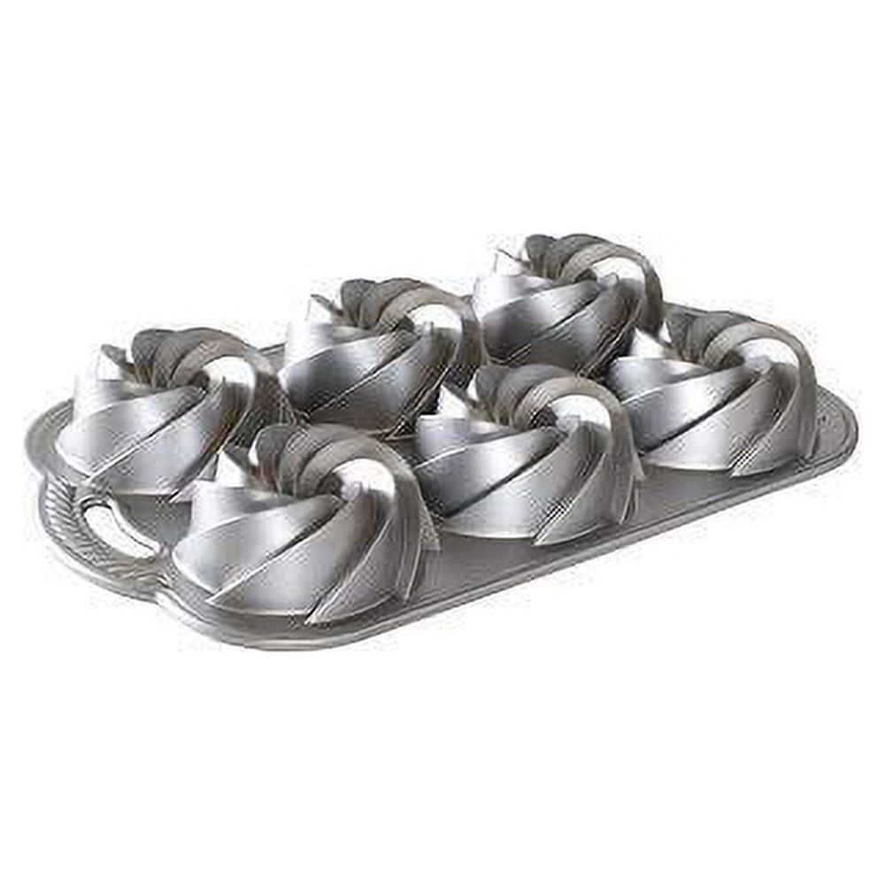 Nordiware Heritage Bundlette Lifetime Warranty Cast Aluminum Cake Pan