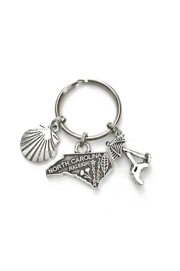North Carolina Beach themed keychain. Seashell, North Carolina, and Beach Chair with Umbrella. Beach House Hostess Gift. Vacation House Key.