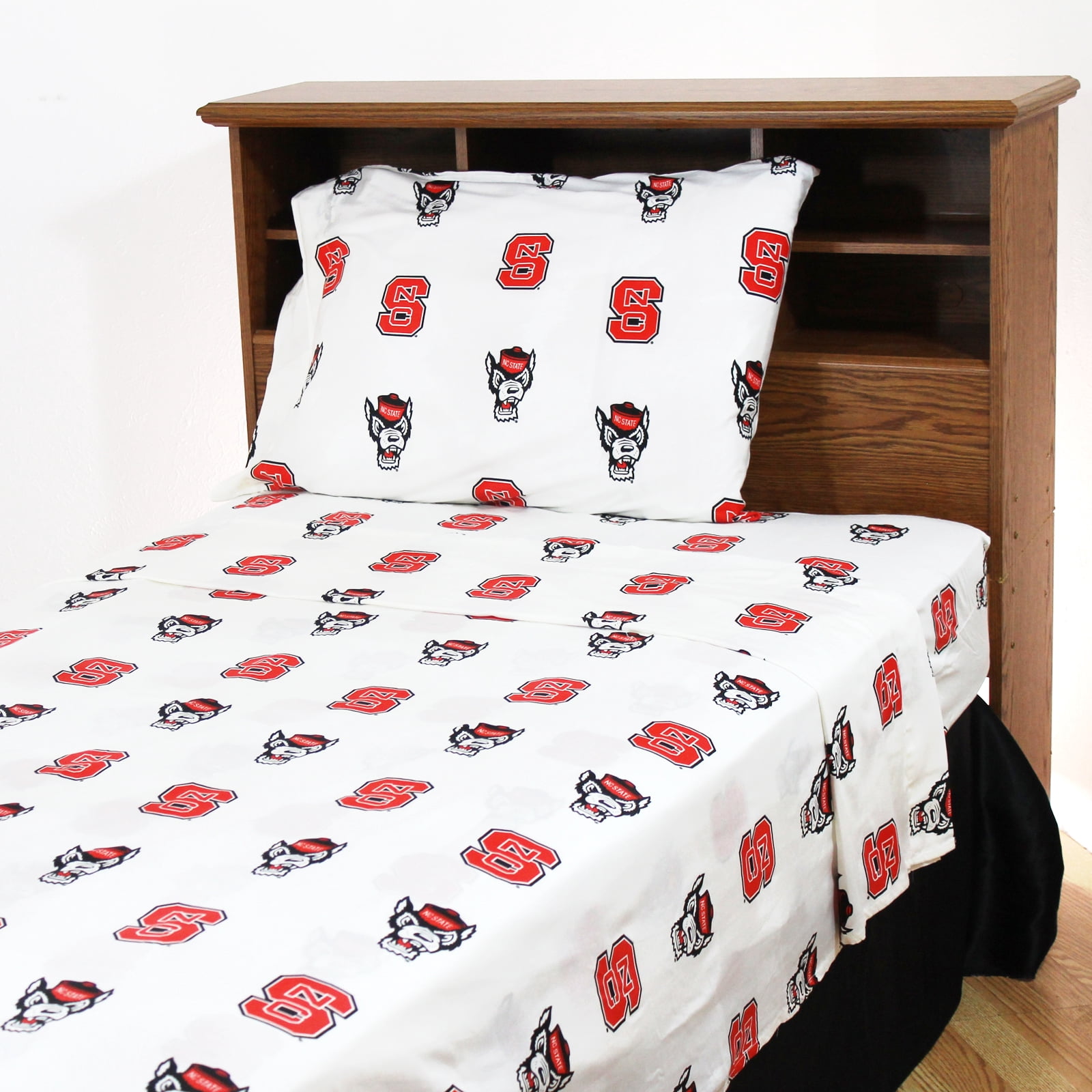 North Carolina State Wolfpack 100% cotton, 4 piece sheet set - flat sheet, fitted sheet, 2 pillow cases, Queen, White