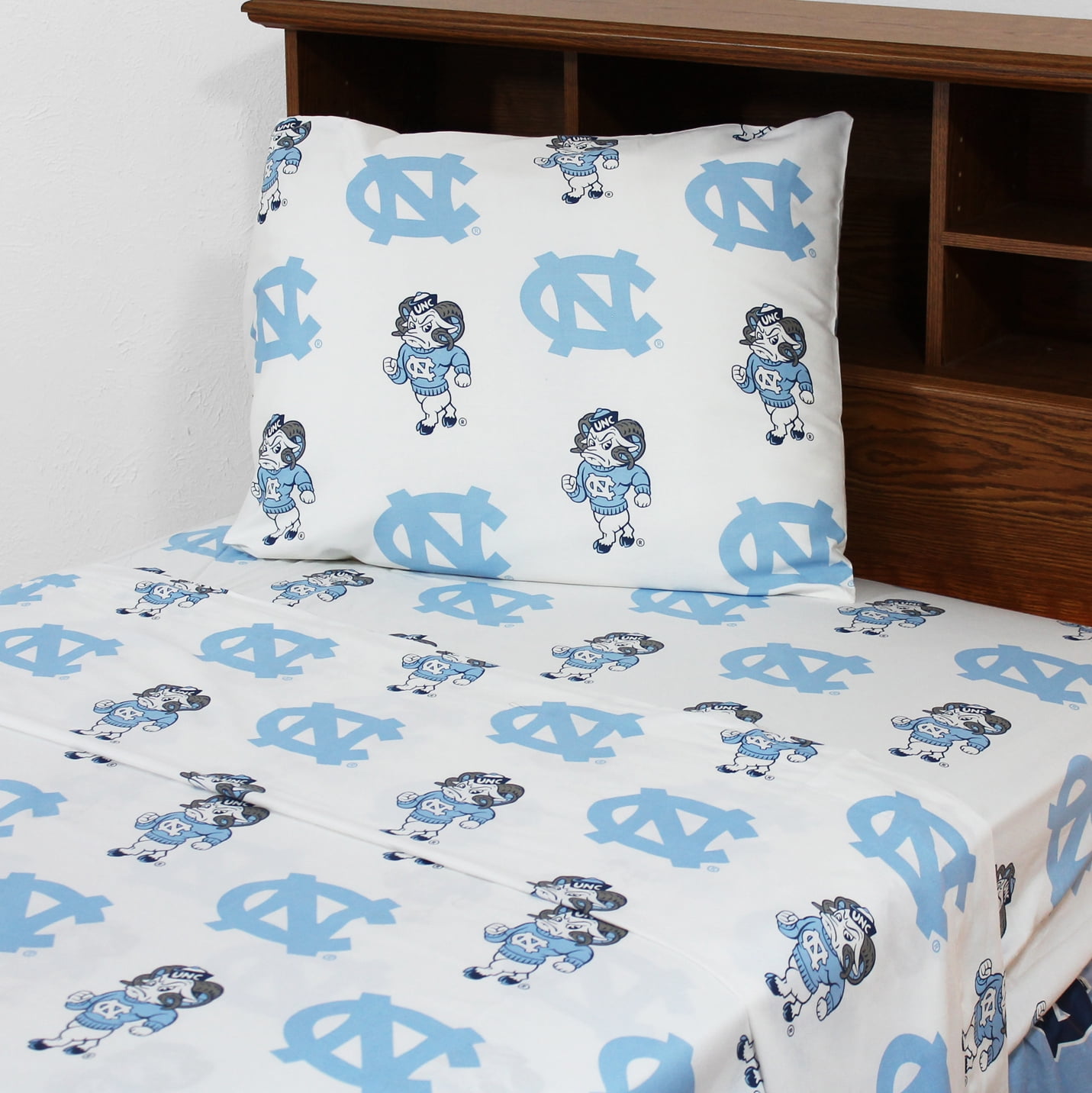 North Carolina Tar Heels 100% cotton, 4 piece sheet set - flat sheet, fitted sheet, 2 pillow cases, Full, White