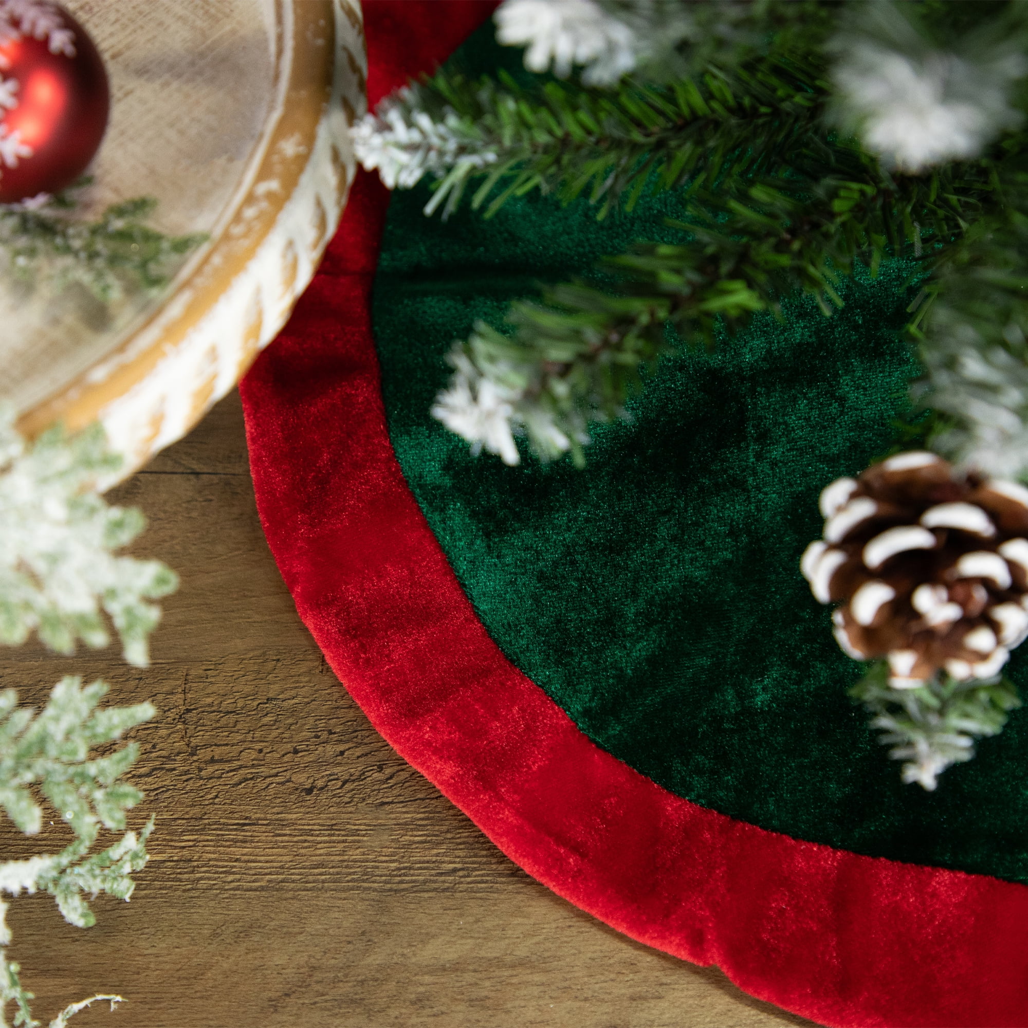 Northlight Mini Velveteen Traditional Christmas Tree Skirt - 18" Green and Red