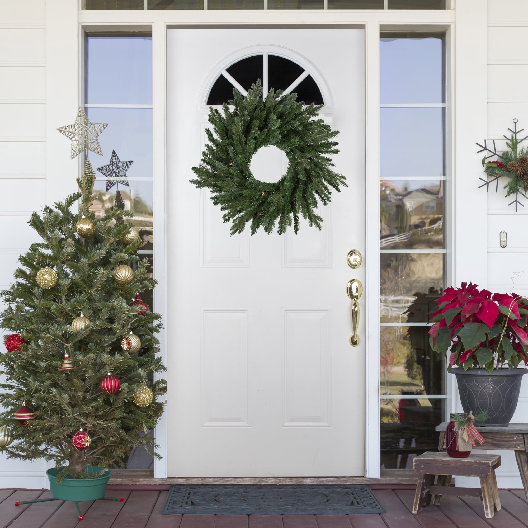 24" Green Pine Artificial Christmas Wreath with Clear Lights