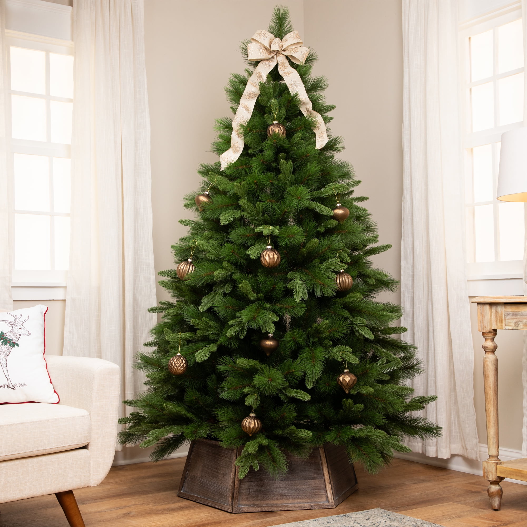 Realistic Green Pine Full Artificial Christmas Tree - 6.5' Unlit