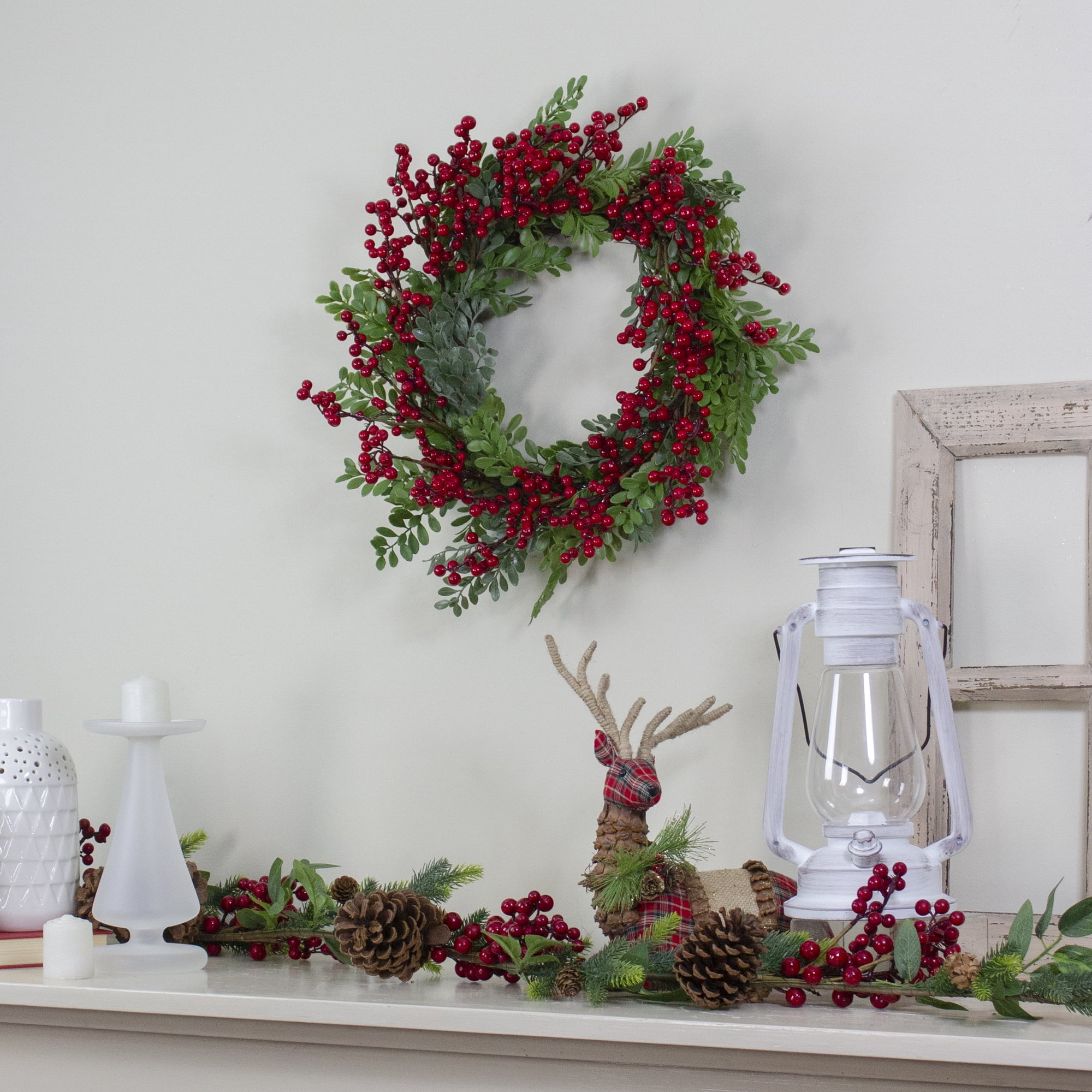 Northlight Red Berries and Two Tone Leaves Artificial Christmas Wreath ...