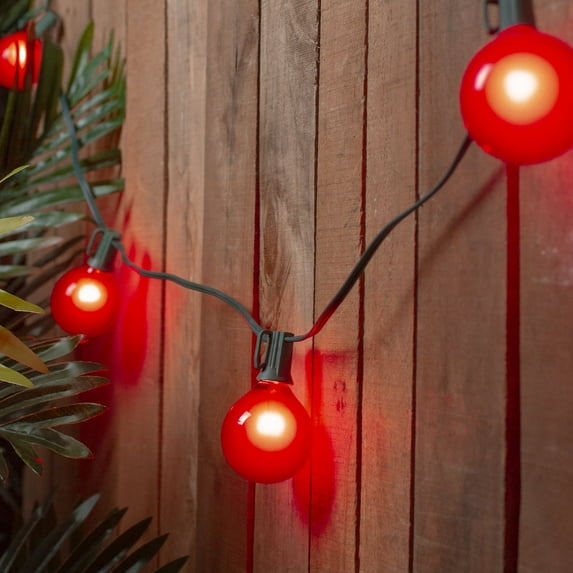 Northlight Satin Finish G50 Globe Christmas String Lights - Red - 13.75' Green Wire - 15ct