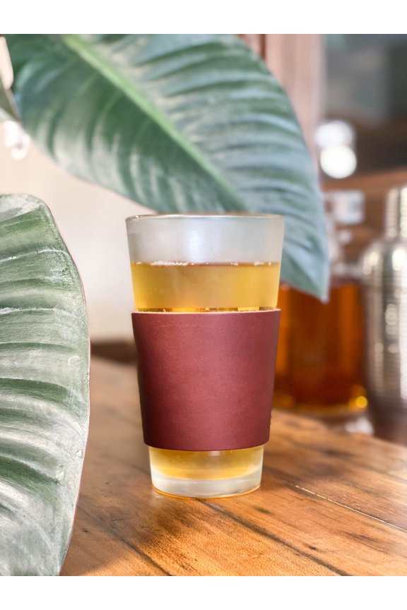 Genuine Leather Pint Sleeve