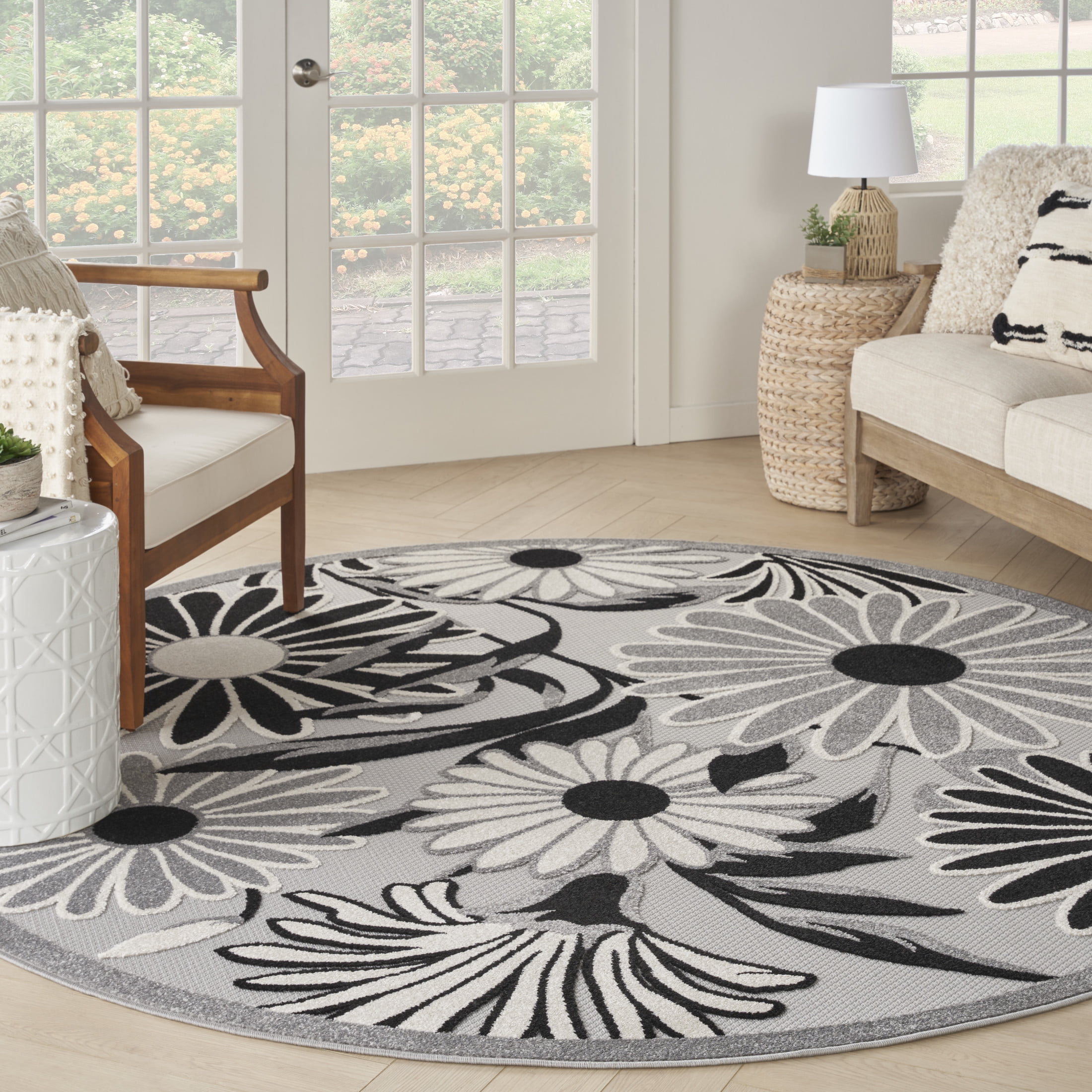 Nourison Aloha Indoor/Outdoor Black White 7’10” x Round Area Rug (8 Round)