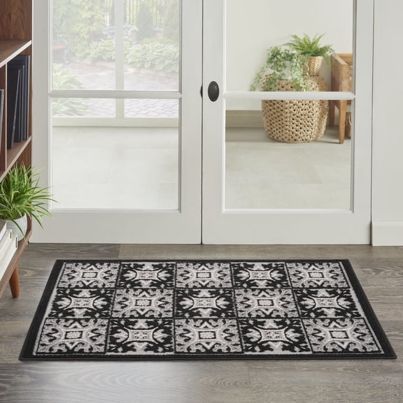 Nourison Aloha Indoor/Outdoor Black White 2'8" x 4' Area Rug (3x4)