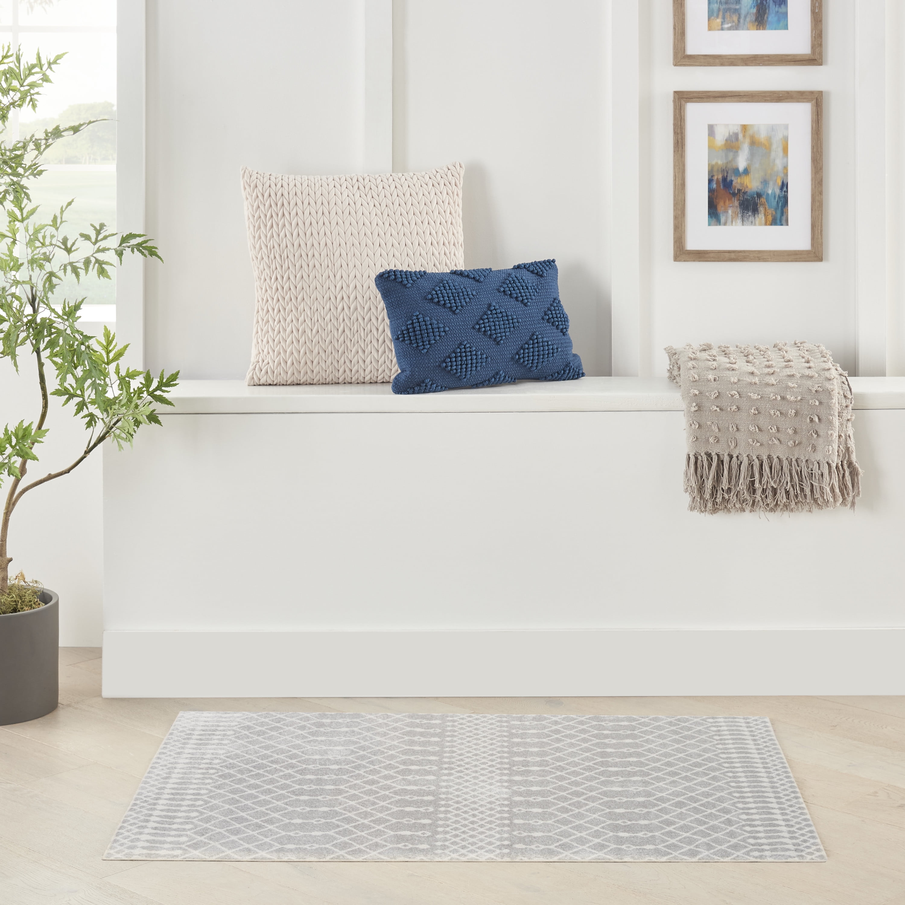 Gray Trellis Pattern Synthetic Rectangular 4' x 6' Washable Rug