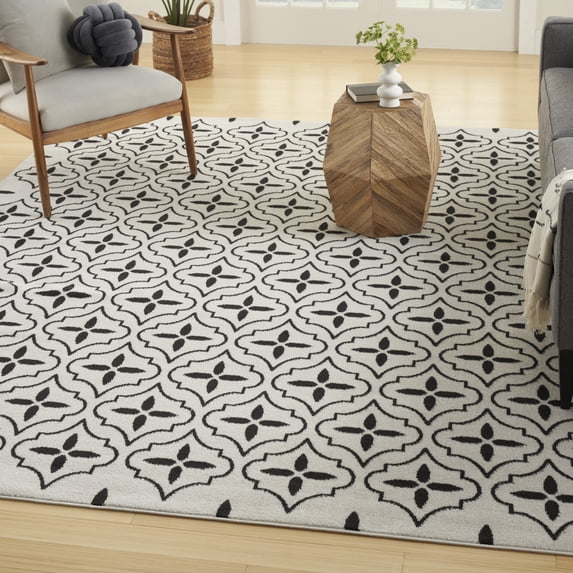 Nourison Essentials Outdoor Ivory Black 5' x 7' Area Rug (5x7)