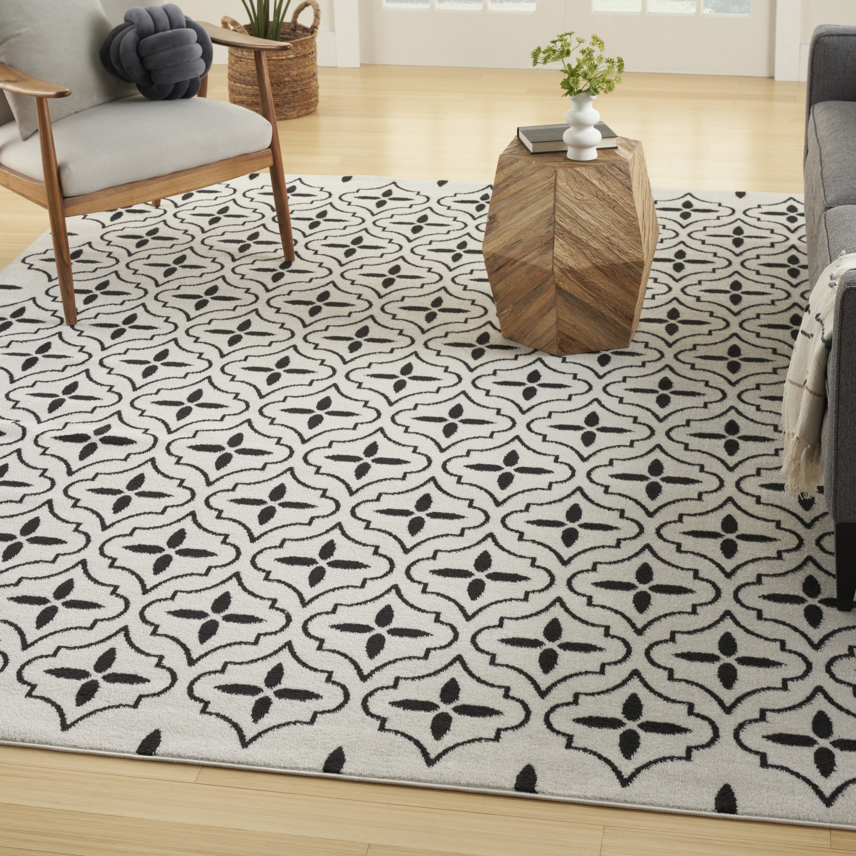 Ivory and Black Moroccan Trellis 8' x 10' Outdoor Rug