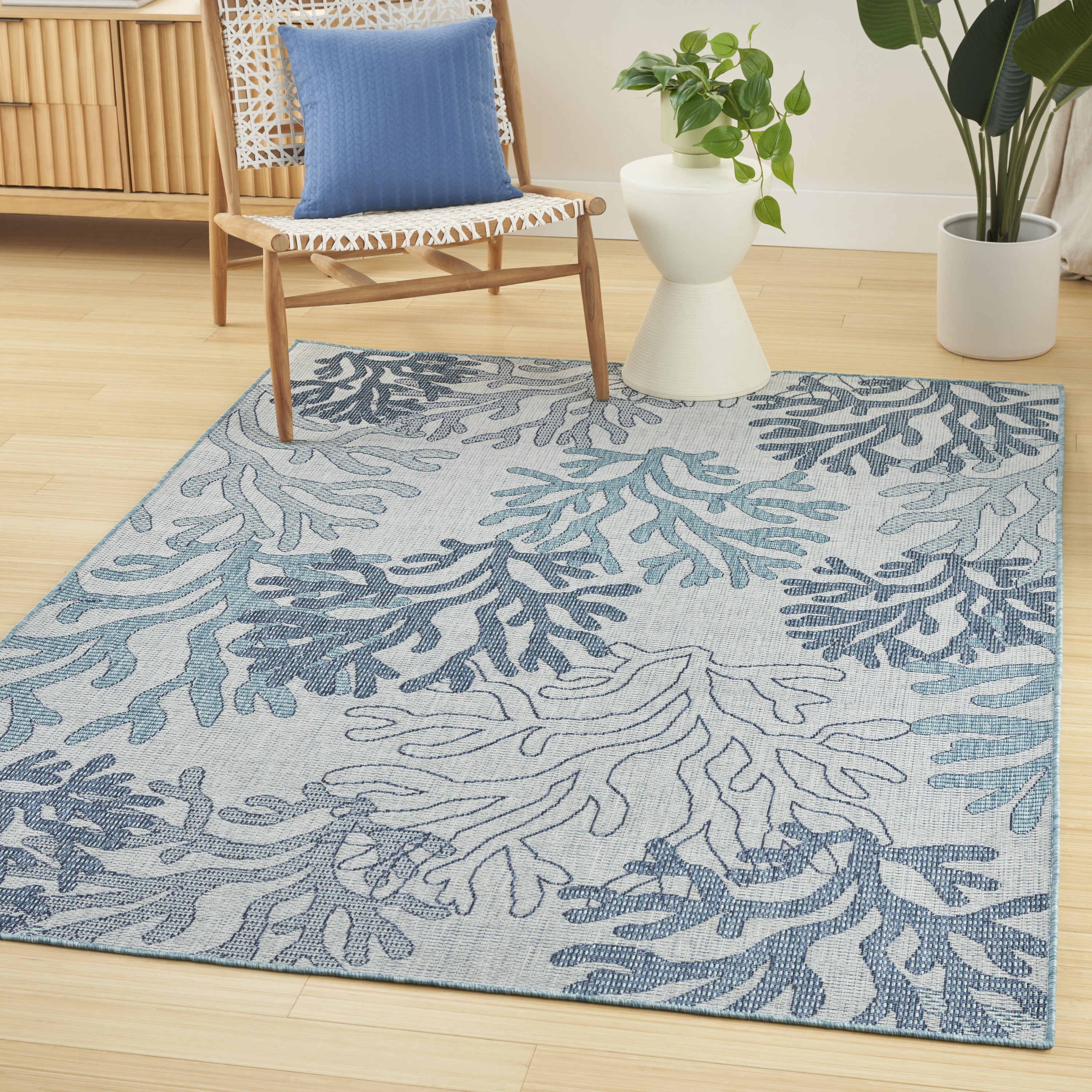 Nourison Garden Oasis Indoor/Outdoor Blue 6' x 9' Area Rug (6x9)