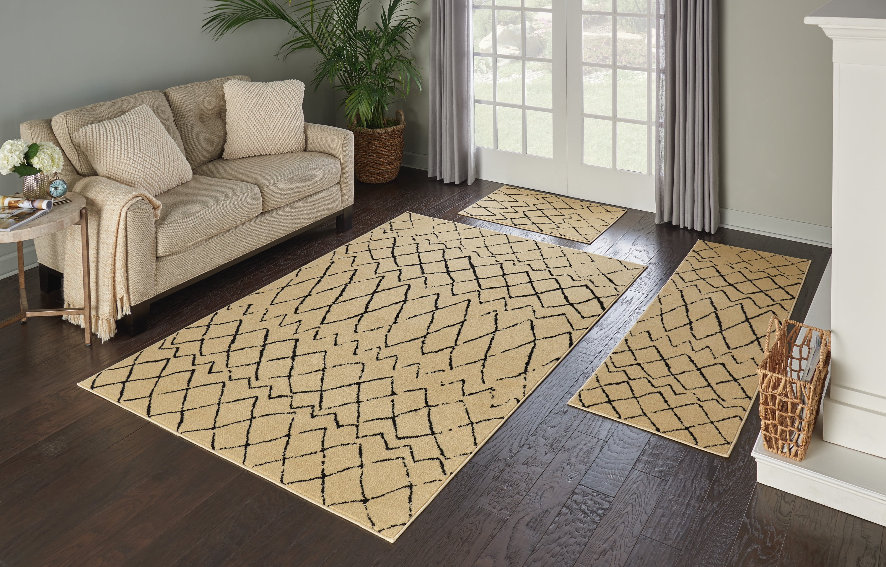 Nourison Grafix All-over design Area Rug, 2' x 3', Serged Edges, Easy ...