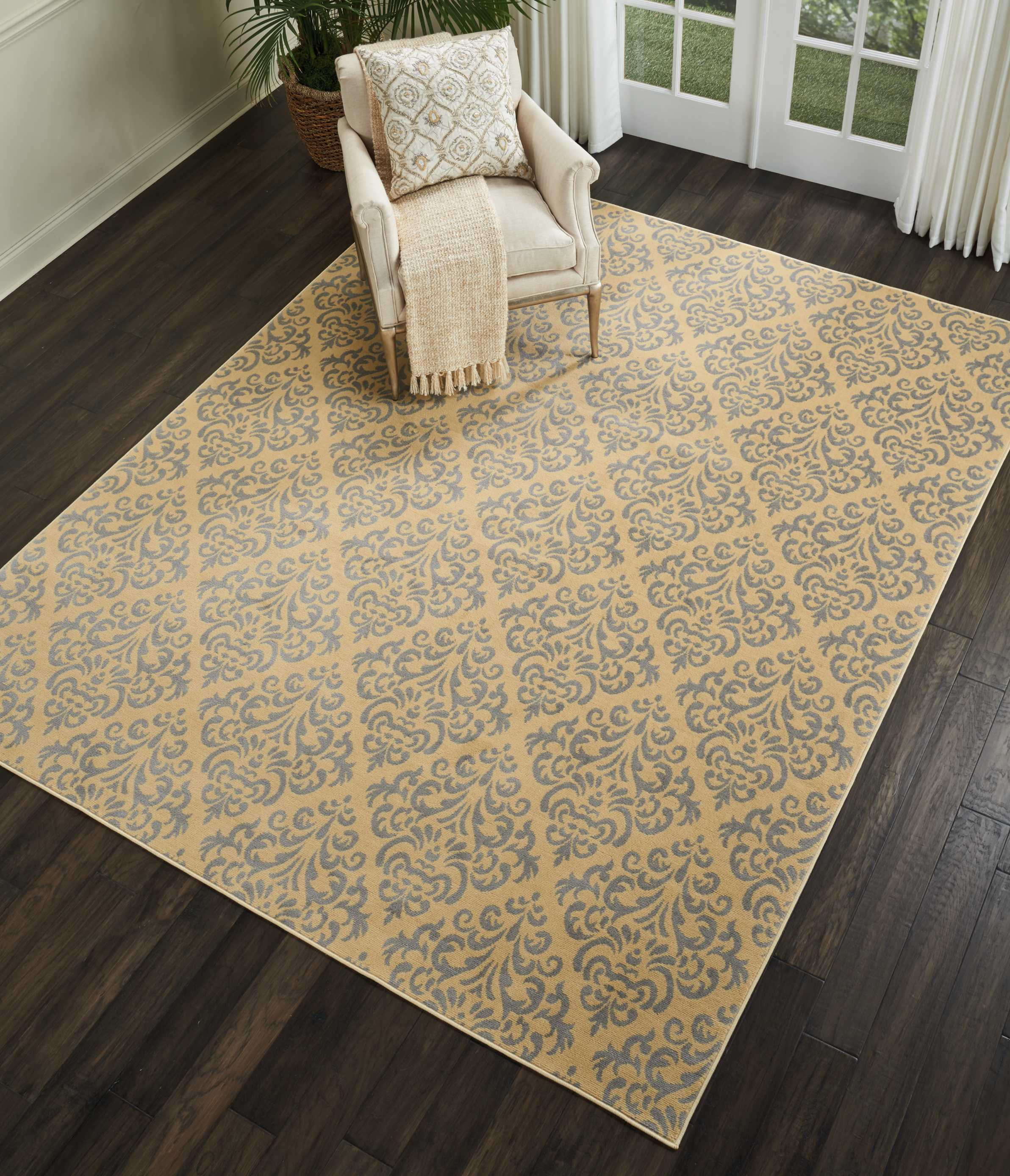 Reversible Cream Geometric 7'10" x 9'10" Synthetic Area Rug