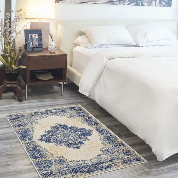 Nourison Grafix Persian White 3' x 5' Area Rug, (3x5)