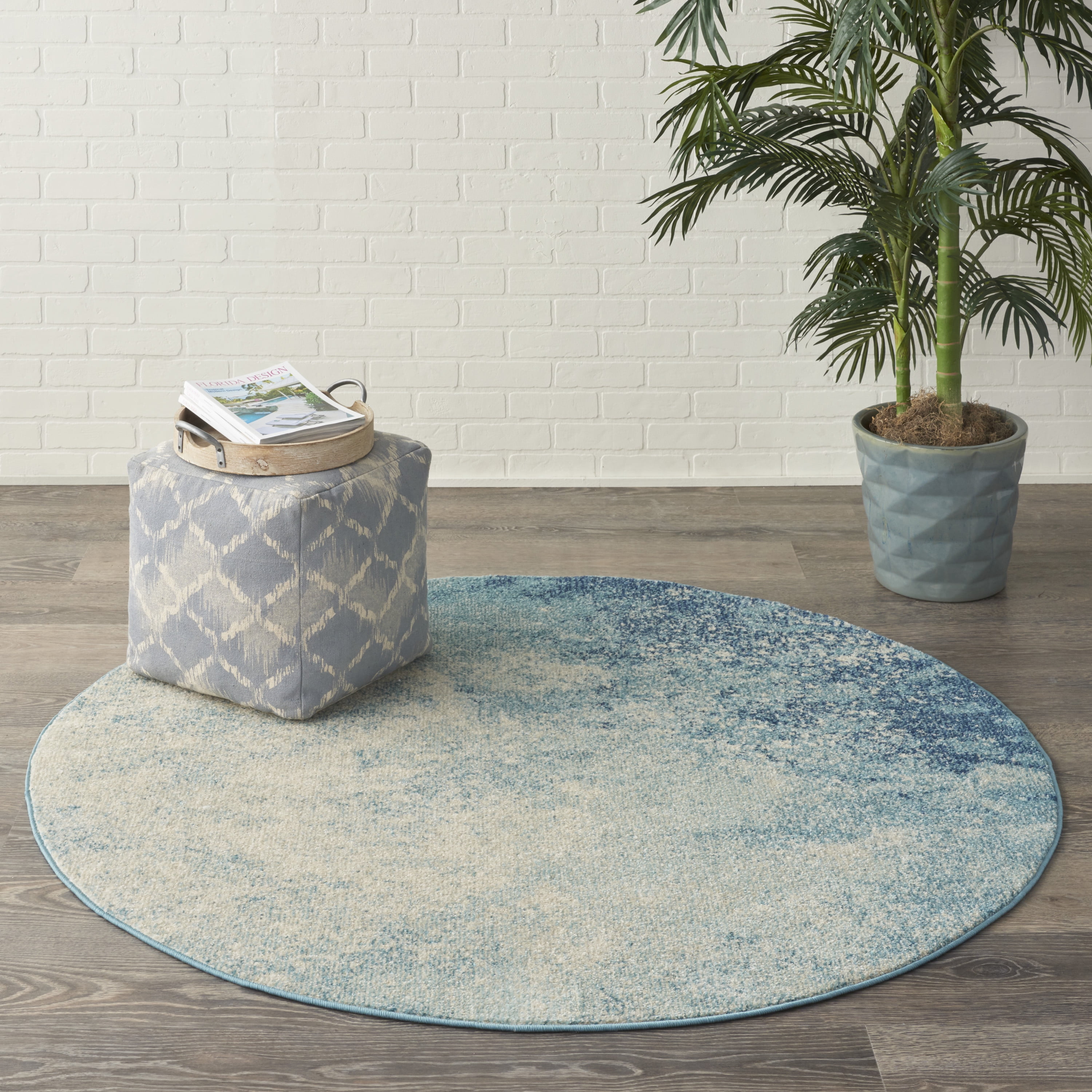 Navy and Light Blue Round Synthetic Geometric Rug, 4' Diameter