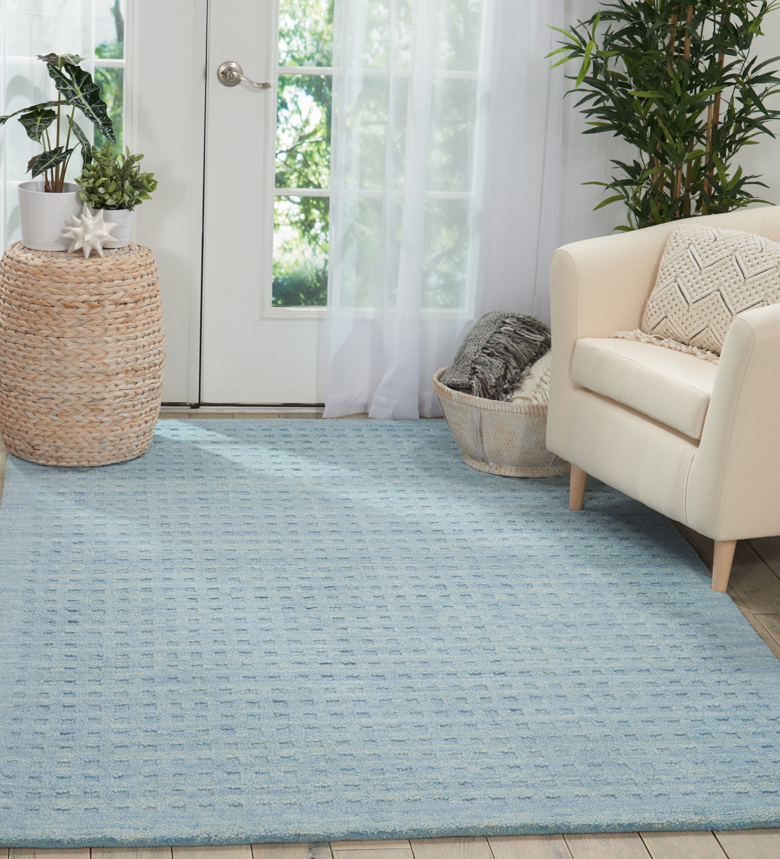 Handmade Sky Blue Wool 5' x 7' Rectangular Area Rug