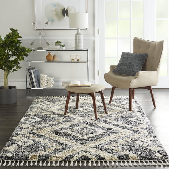 Nourison Scandinavian Shag Contemporary Grey/Ivory 4' x 6' Area Rug, (4x6)