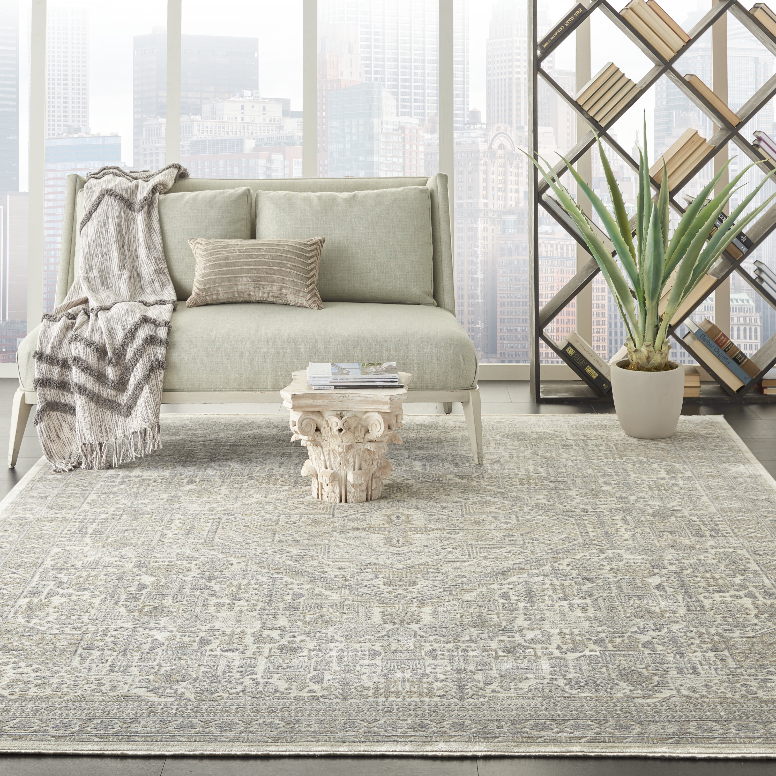 Elegant Ivory Beige Floral 8' x 10' Hand-Knotted Area Rug