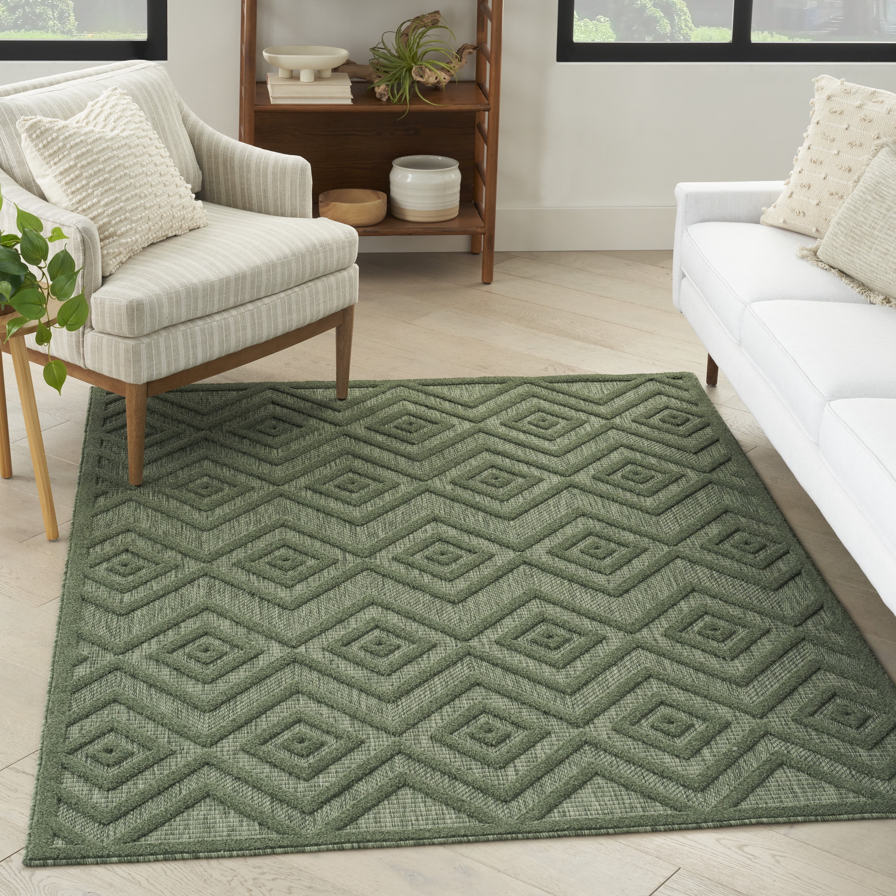 Green Diamond Pattern Synthetic Flatweave Indoor/Outdoor Rug 5' x 7'